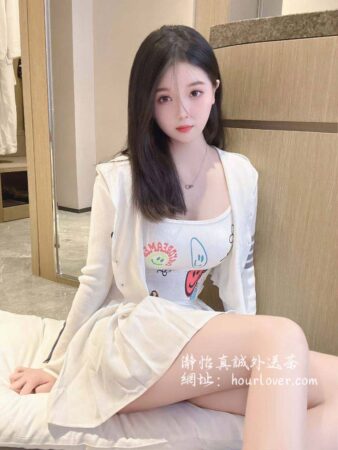 【南部紅牌】小楚：162cm/47kg/E/22歲，童顏巨乳的內衣模特